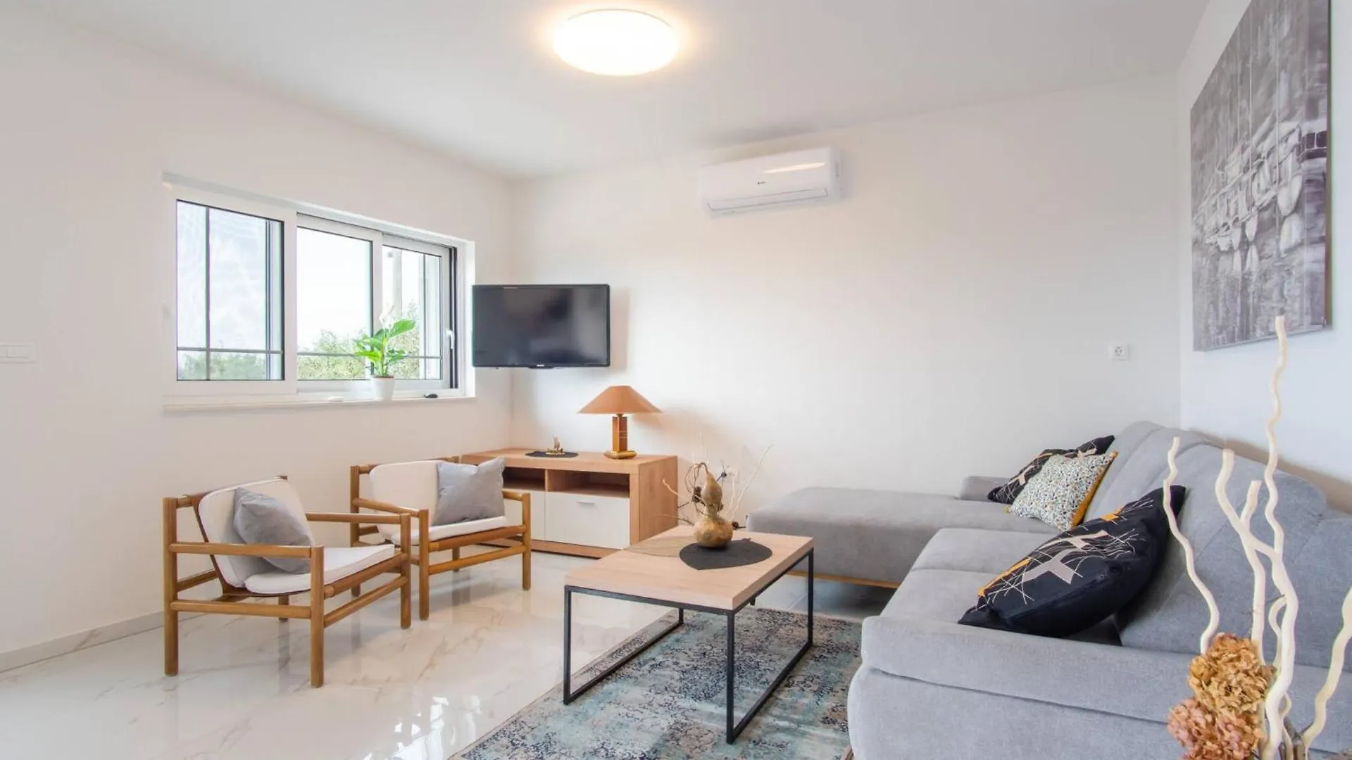 My Dalmatia - Beach House Festini With Private Jacuzzi & Sea View Košljun
