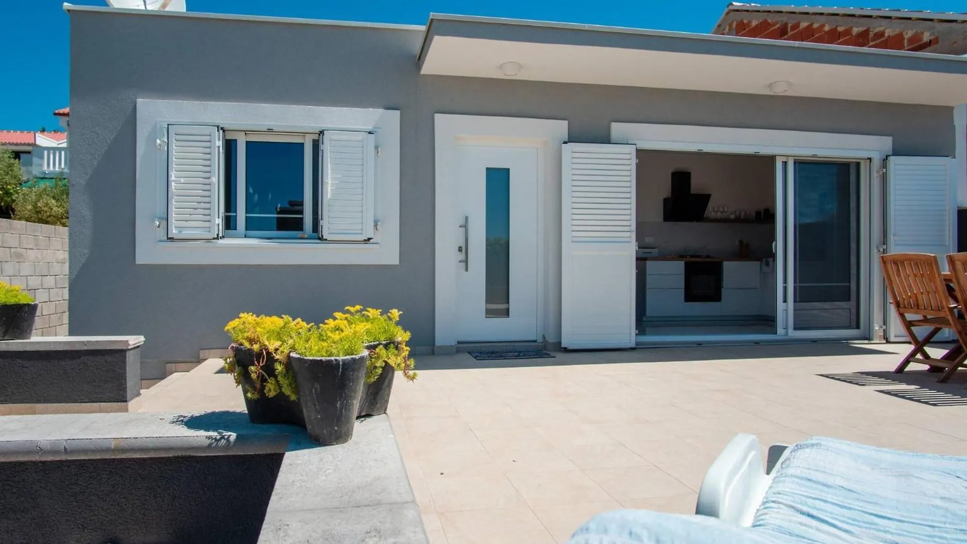 Casa de Férias My Dalmatia - Beach House Festini With Private Jacuzzi & Sea View Košljun